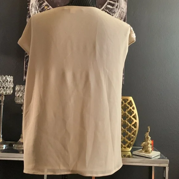 🎉HOST PICK🎉 Boston Proper Embellished Front Top - Picture 4 of 6